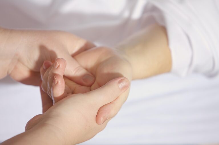 How much does hand surgery cost with insurance?